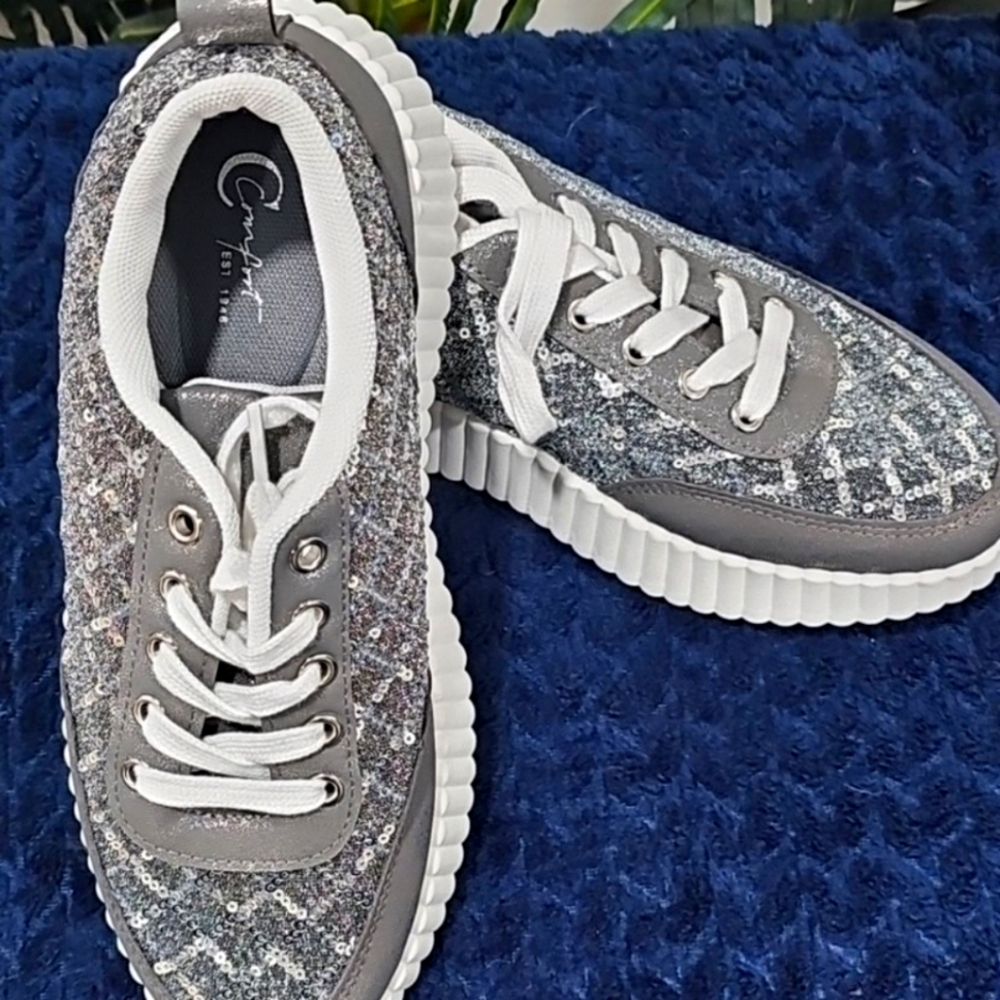 AMIGO  Size 9 Gray  Sequenced Women's Sneakers - Picture 3 of 4